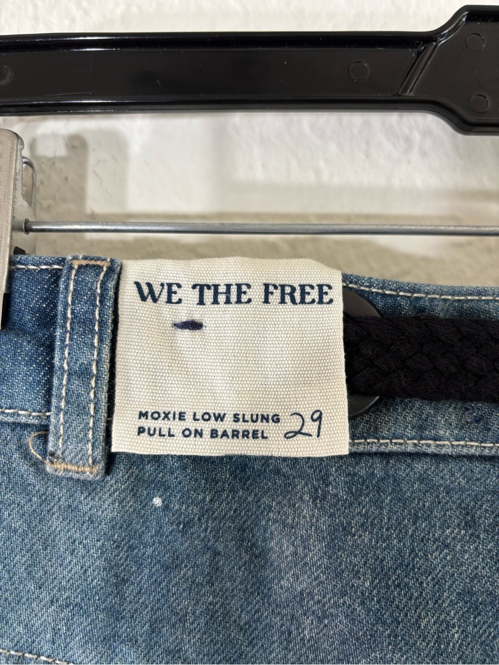We The Free Moxie Pull-On Barrel Jeans Cerulean Skies 29 NWT Blue Faded Wash - Picture 13 of 16